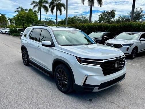 2025 Honda Pilot Touring 8-Passenger