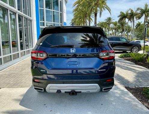 Obsidian Blue Pearl 2023 Honda Pilot Touring 8-Passenger