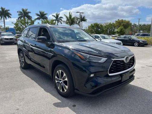 2023 Toyota Highlander XLE