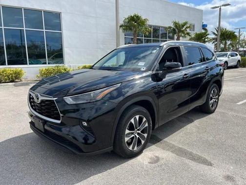2023 Toyota Highlander XLE