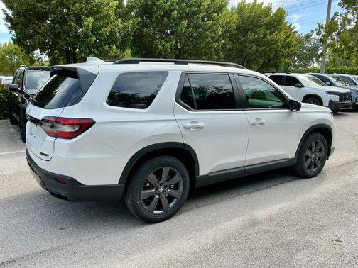 Platinum White Pearl 2026 Honda Pilot Sport