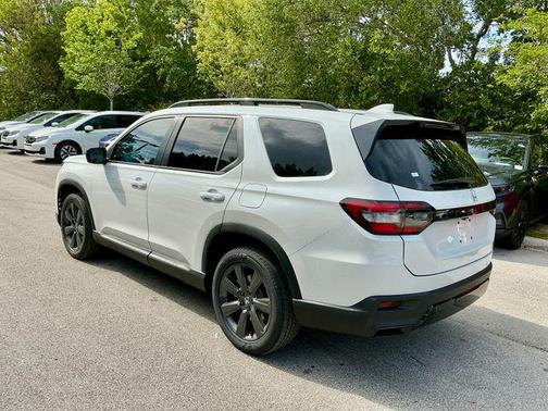 Platinum White Pearl 2026 Honda Pilot Sport