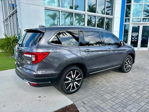 2021 Honda Pilot Touring 8-Passenger