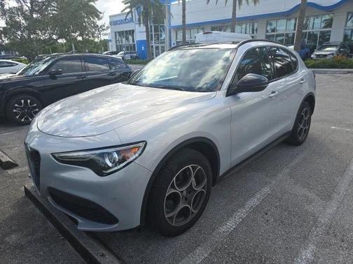 2021 Alfa Romeo Stelvio Base