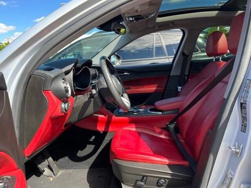 2021 Alfa Romeo Stelvio Base