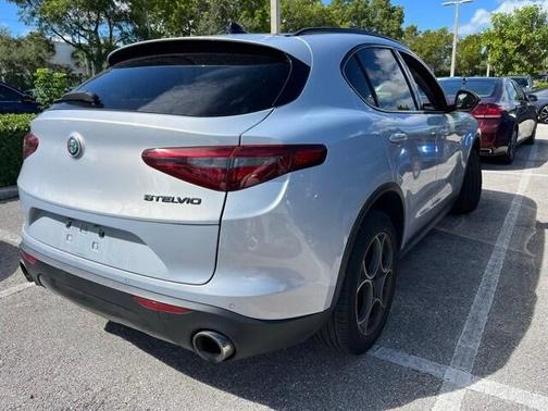 2021 Alfa Romeo Stelvio Base