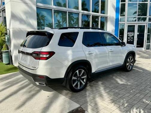 2024 Honda Pilot Touring 8-Passenger