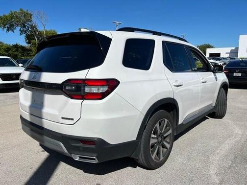 2024 Honda Pilot Touring 8-Passenger