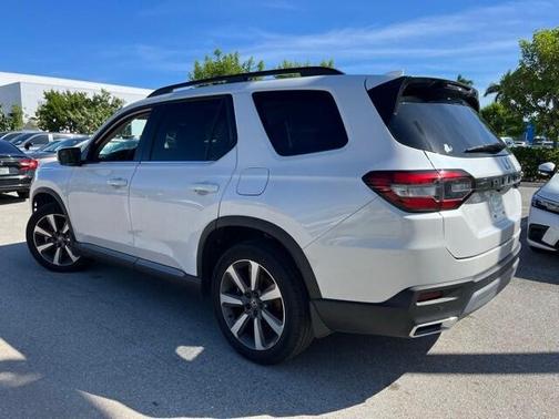 2024 Honda Pilot Touring 8-Passenger