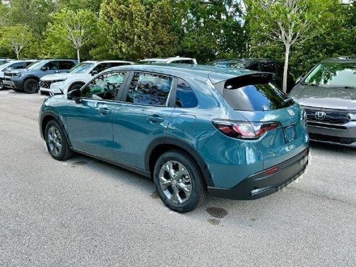 NORDIC PEARL 2027 Honda HR-V LX