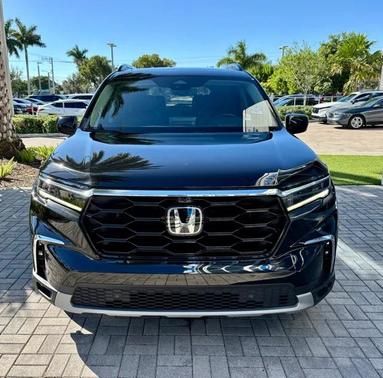 2023 Honda Pilot AWD Elite