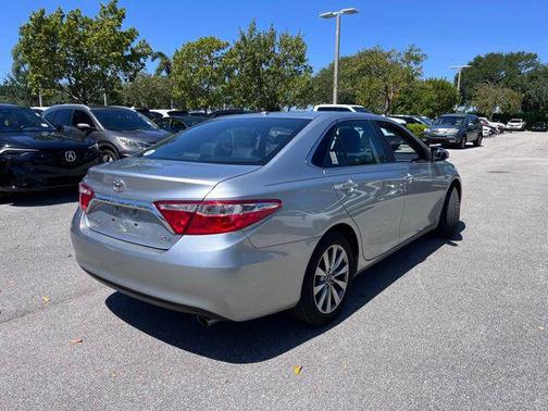 Celestial Silver Metallic 2016 Toyota Camry XLE