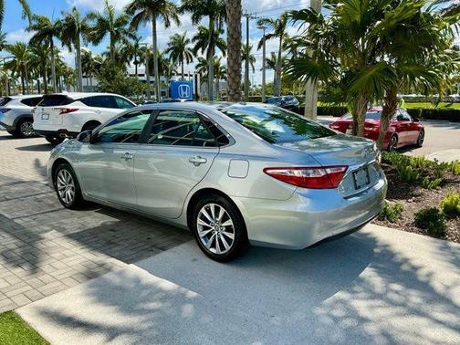 Celestial Silver Metallic 2016 Toyota Camry XLE