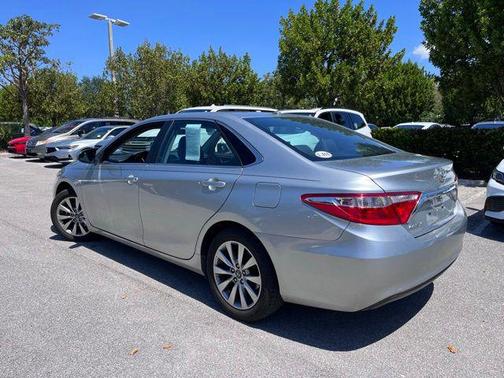 Celestial Silver Metallic 2016 Toyota Camry XLE