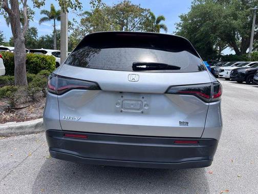 Lunar Silver 2023 Honda HR-V LX