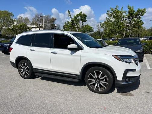 2022 Honda Pilot Touring 8-Passenger