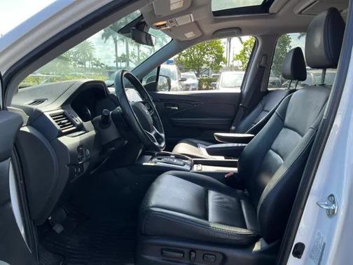 2022 Honda Pilot Touring 8-Passenger