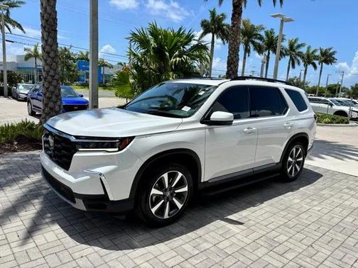 2023 Honda Pilot Touring 8-Passenger