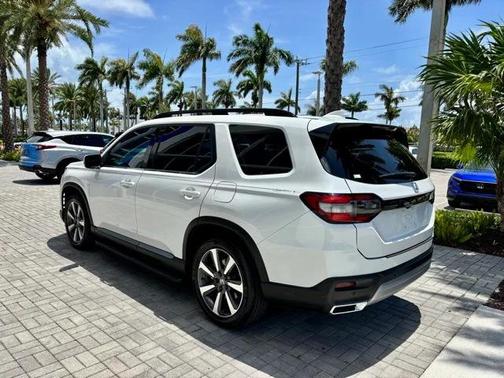 2023 Honda Pilot Touring 8-Passenger