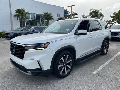 2023 Honda Pilot Touring 8-Passenger