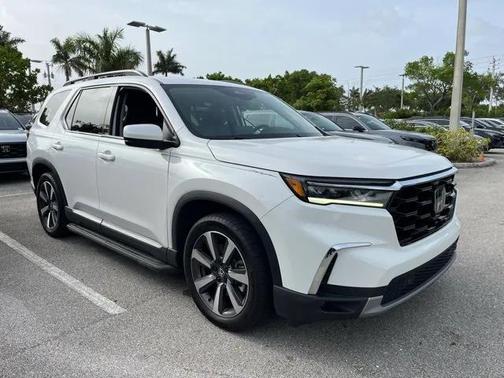 2023 Honda Pilot Touring 8-Passenger
