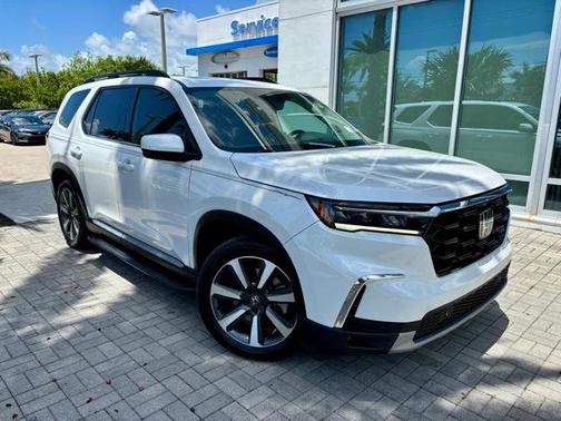 2023 Honda Pilot Touring 8-Passenger