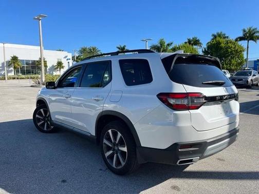 2023 Honda Pilot Touring 8-Passenger