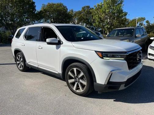 2023 Honda Pilot Touring 8-Passenger