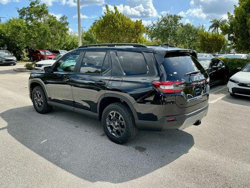 Crystal Black Pearl 2026 Honda Pilot TrailSport