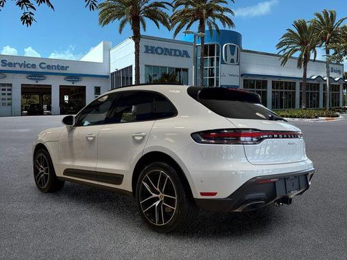 Jet Black Metallic 2023 Porsche Macan Macan