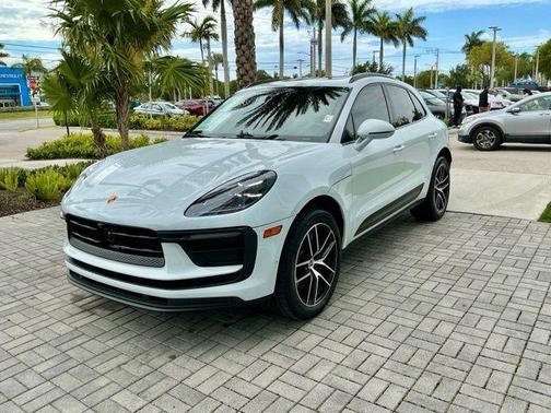 Jet Black Metallic 2023 Porsche Macan Macan