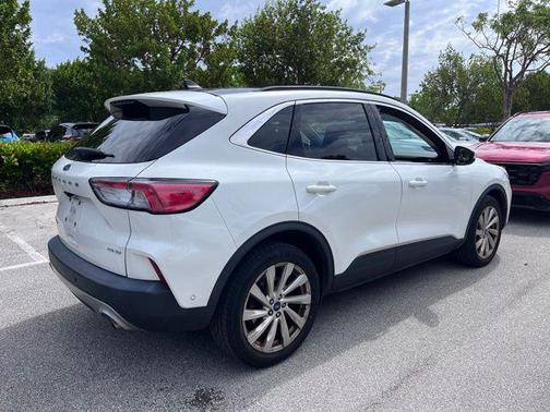 Star White Metallic Tri-Coat 2021 Ford Escape Titanium
