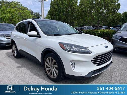 Star White Metallic Tri-Coat 2021 Ford Escape Titanium