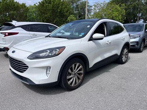 Star White Metallic Tri-Coat 2021 Ford Escape Titanium
