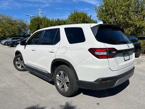 2023 Honda Pilot 2WD EX-L 8 Passenger
