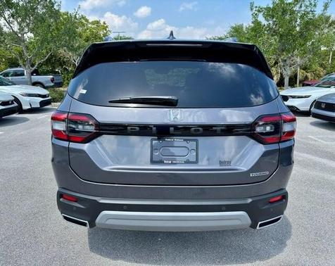 2025 Honda Pilot Touring 8-Passenger