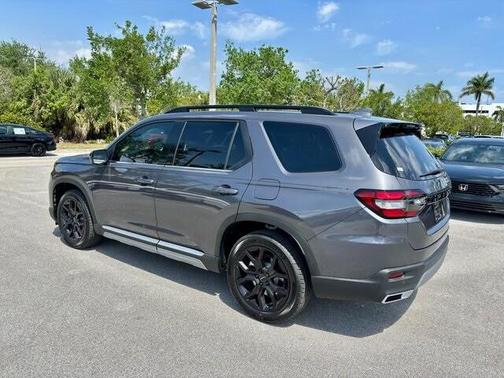 2025 Honda Pilot Touring 8-Passenger