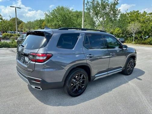 2025 Honda Pilot Touring 8-Passenger