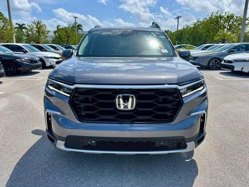 2025 Honda Pilot Touring 8-Passenger