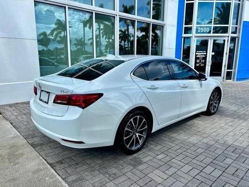 2017 Acura TLX w/Technology Package