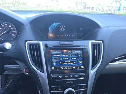 2017 Acura TLX w/Technology Package