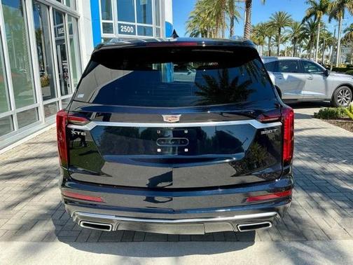 2021 Cadillac XT6 Luxury FWD