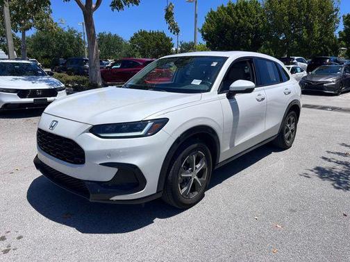 Platinum White Pearl 2024 Honda HR-V EX-L