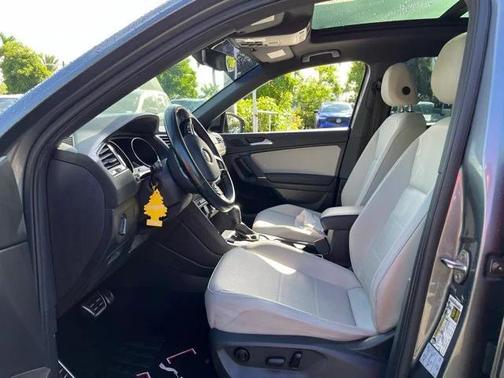 2020 Volkswagen Tiguan 2.0T SE R-Line Black