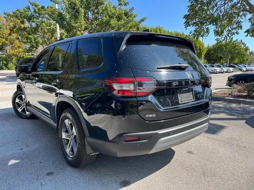 2023 Honda Pilot AWD EX-L 8 Passenger