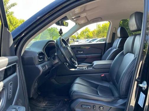 2023 Honda Pilot AWD EX-L 8 Passenger