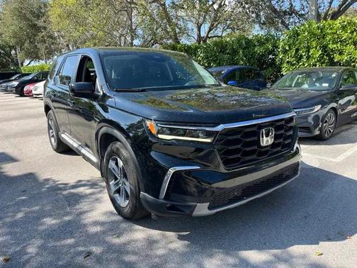 2023 Honda Pilot AWD EX-L 8 Passenger