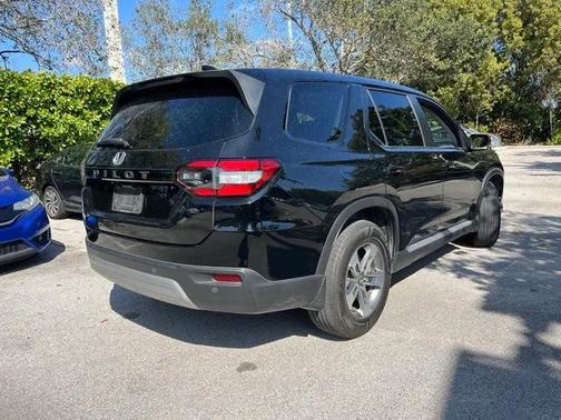 2023 Honda Pilot AWD EX-L 8 Passenger