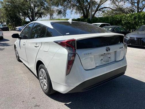 2018 Toyota Prius One