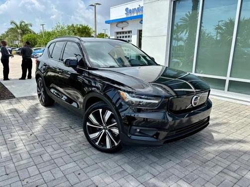 2021 Volvo XC40 Recharge Pure Electric P8